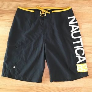 Nautica Men’s Size 33 Board Shorts in Navy/Yellow